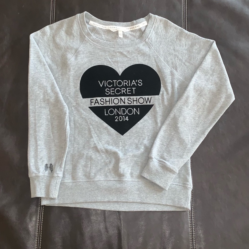 Victoria’s Secret crew neck top